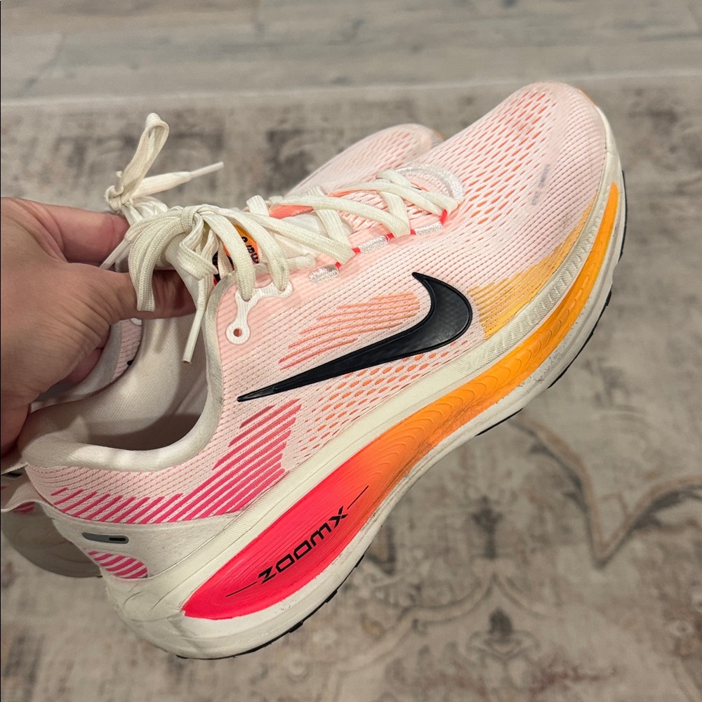 Nike vomero 18 ZoomX Pink and Orange Gradient Sneakers